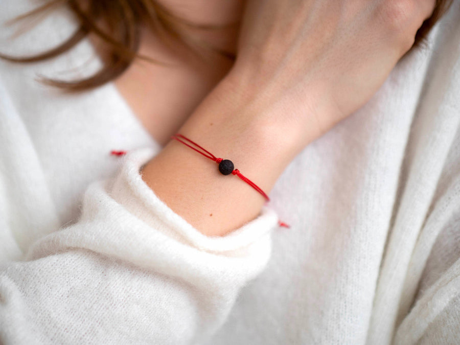Joyería de ámbar báltico con hilo rojo, pulsera energética y tradicional