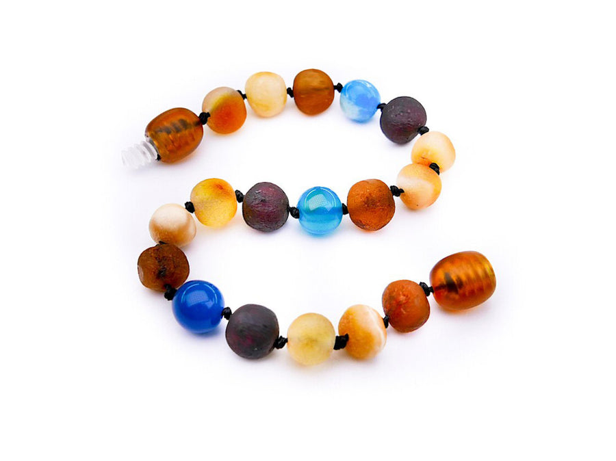 Joyería infantil para la dentición: ámbar crudo multicolor con ágata azul