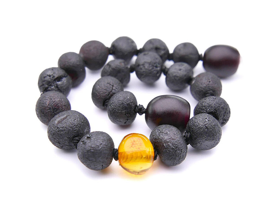 Pulsera calmante de ámbar color cereza oscura para bebé