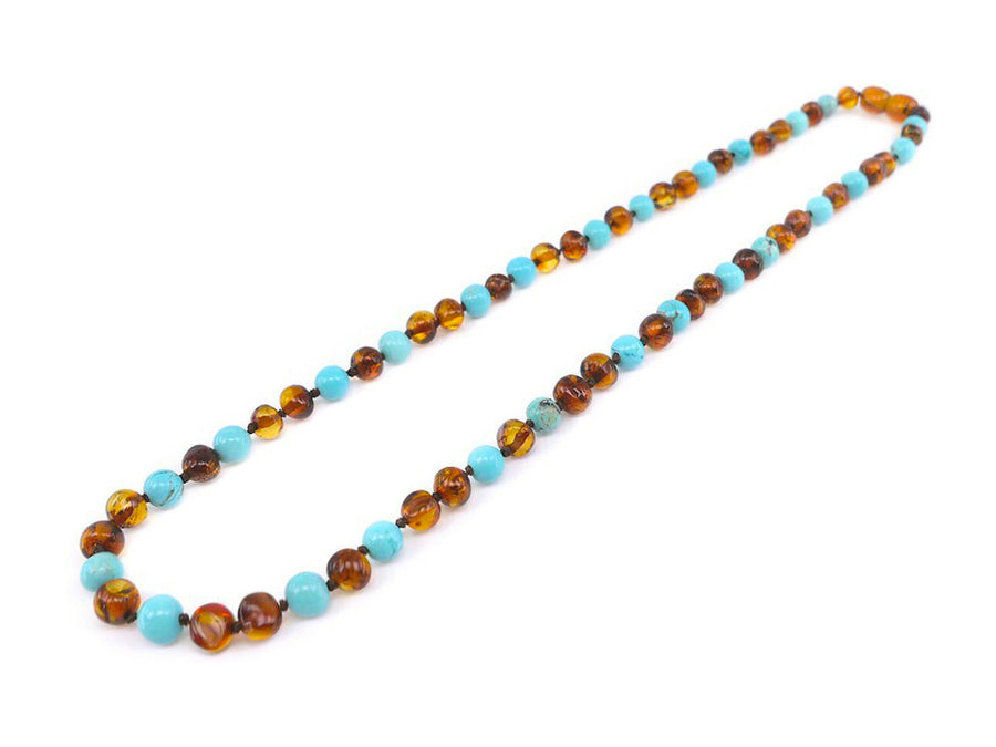 Collar artesanal de ámbar báltico pulido y turquesa, perfecto para uso diario