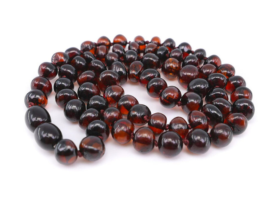 Ámbar báltico pulido en color cereza oscura, collar con cuentas barrocas para bienestar y estilo