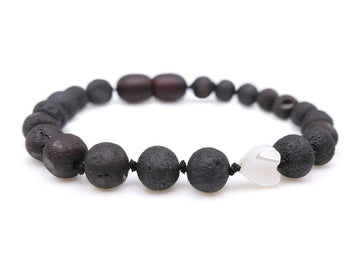 Pulsera de dentición de ámbar báltico color cereza oscura con perla para bebé