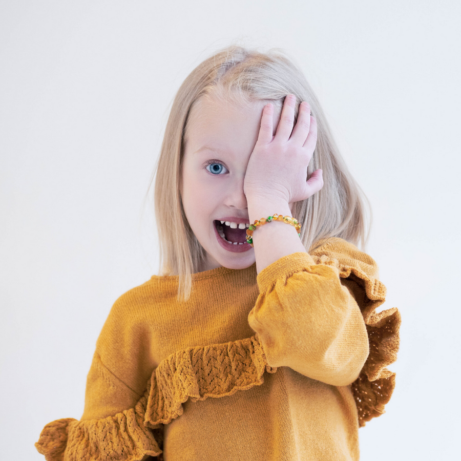 Joyería infantil de dentición con ámbar miel y jaspe artesanal