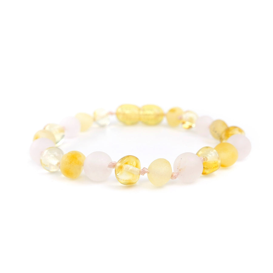 Pulsera/tobillera para bebé con ámbar miel y detalles de cuarzo rosa